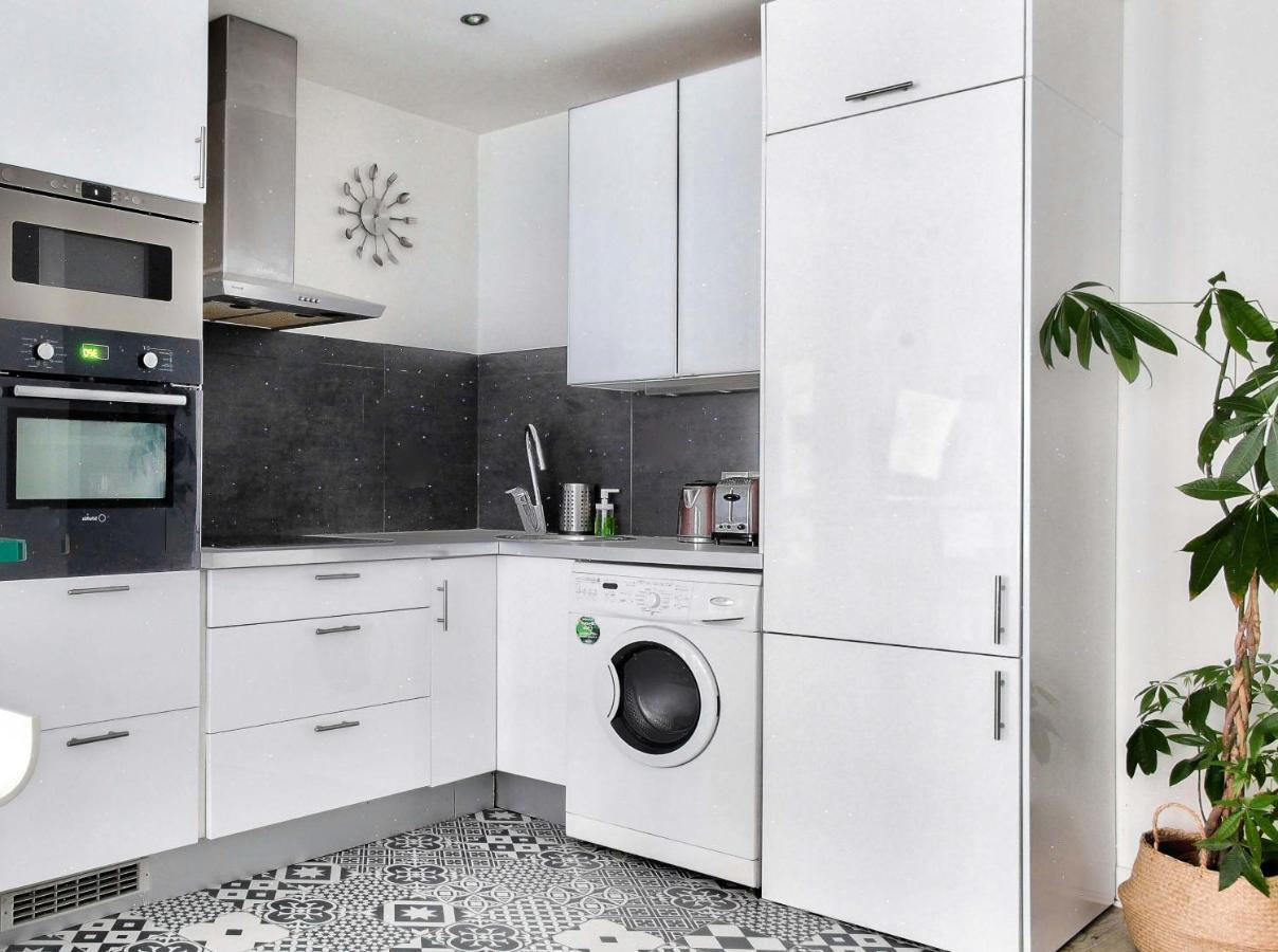 Appartement Quartier Tour Eiffel Free Netflix Parigi Esterno foto
